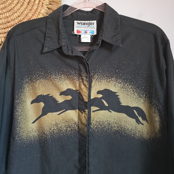 Wrangler Vintage Women's Western Rodeo Black Gold Foil Horse Shirt, Size Large - Picture 3 of 11